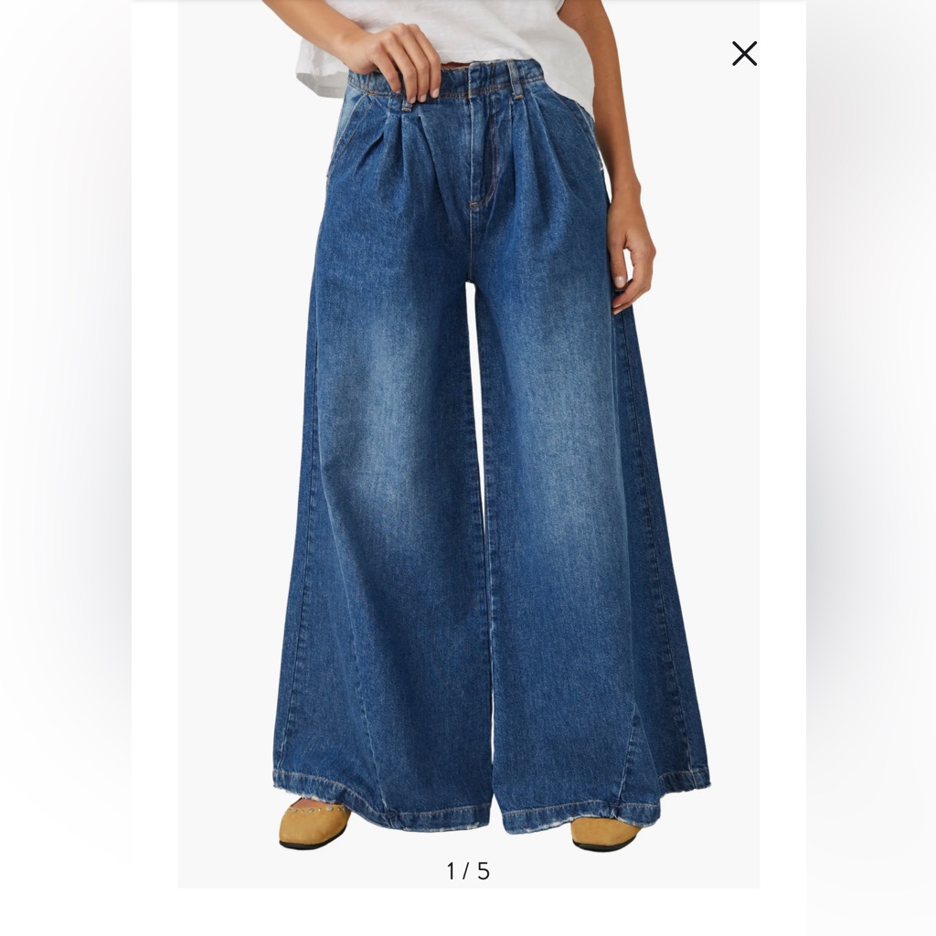 We The Free Wide Leg Blue Jeans!